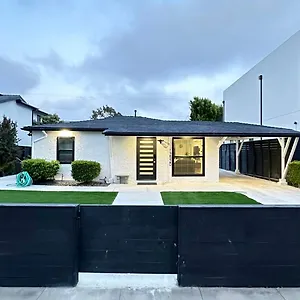 Modern 2br Stylish & Cozy Unit Los Angeles